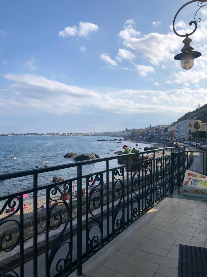 Hostel Beach House Giardini-Naxos Exterior foto