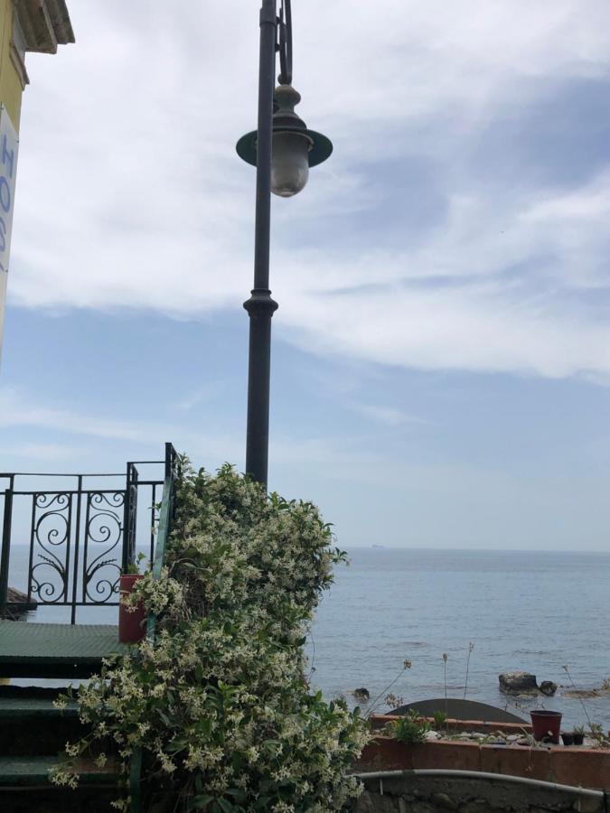 Hostel Beach House Giardini-Naxos Exterior foto