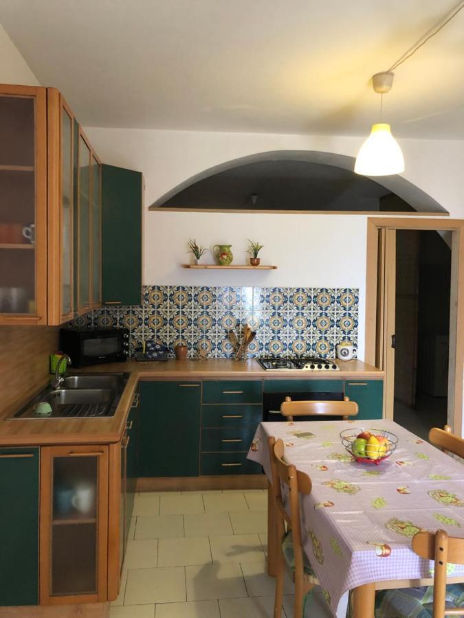 Hostel Beach House Giardini-Naxos Exterior foto